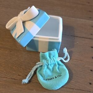 Tiffany & Co. Blue and White Porcelain Bow Gift/Jewelry Box w/ Tiffany Pouch- 2"